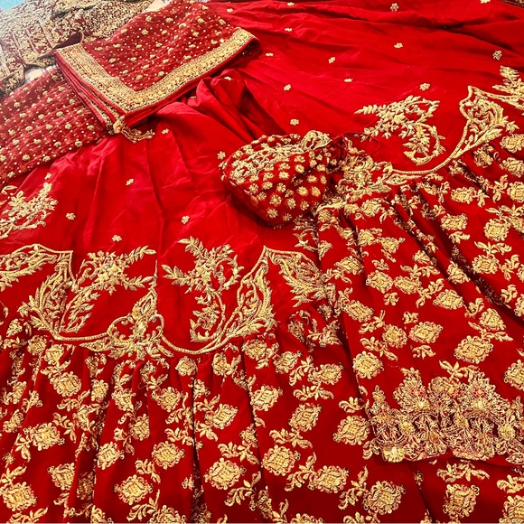 A gorgeous & Royal Embellished Bridal Outfit by Designer Faiza Saqlain - Picture 10 of 14
